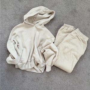 Abercrombie & Fitch Neutral Cream Hoodie